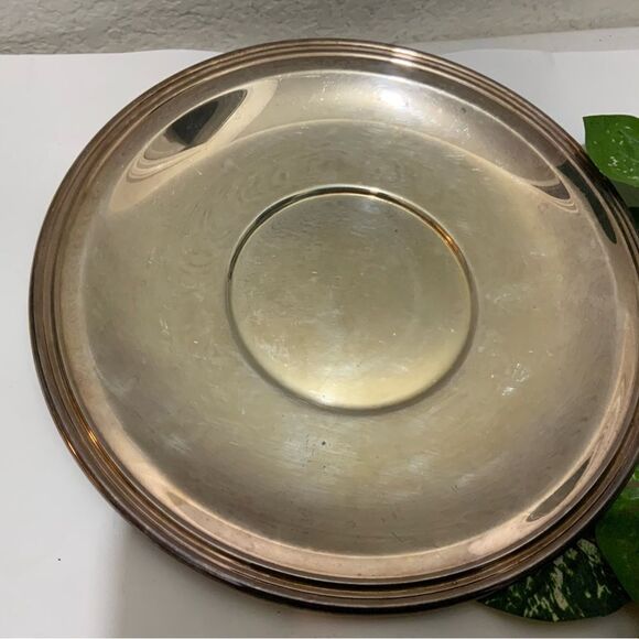 WM Rogers silver plated 921 plate 10.5” - Picture 2 of 5